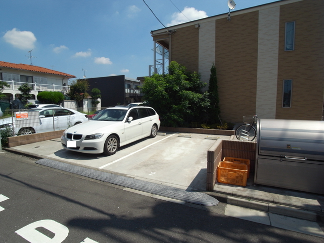 T＆Fアパートメント駐車場